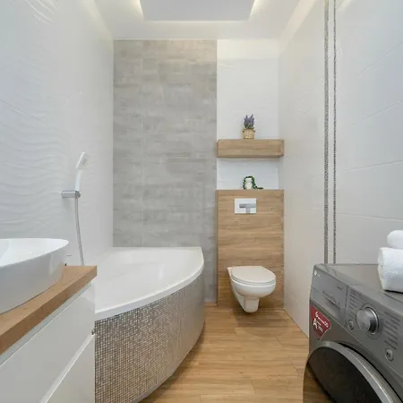 Cozy Pachonskiego With Balcony And Parking By Renters *