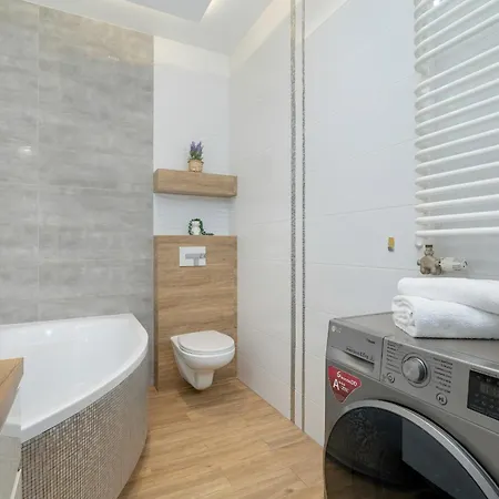 Cozy Pachonskiego With Balcony And Parking By Renters * Krakow