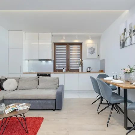 Cozy Pachonskiego With Balcony And Parking By Renters * Krakow
