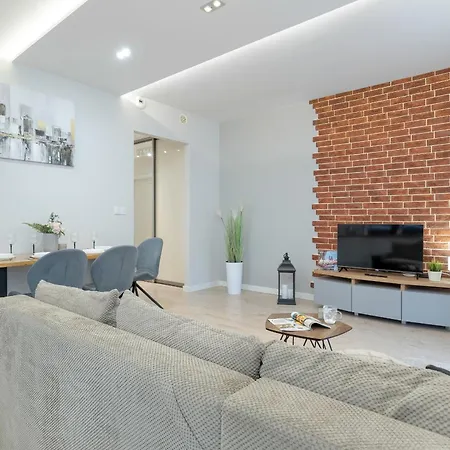 Cozy Pachonskiego With Balcony And Parking By Renters Apartment *
