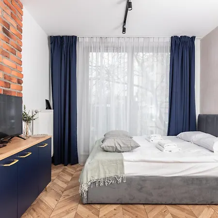 Na Debnikach - By Upstairs Апартаменты *