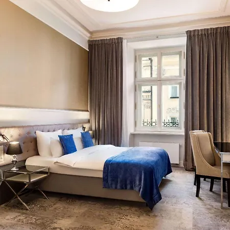 Wyndham Grand Old Town Hotel 5*