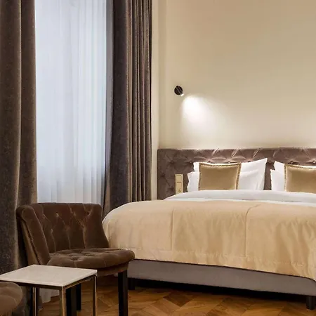 Wyndham Grand Old Town Hotel 5*