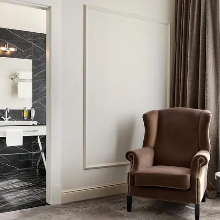 Wyndham Grand Old Town Hotel