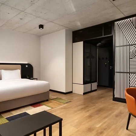 Hyatt Place Hotel 4*