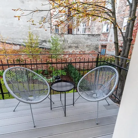 Apartament Lights Mostowa 6 *
