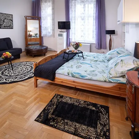 Cozy Rachel-near Rynek Netflix Apartment