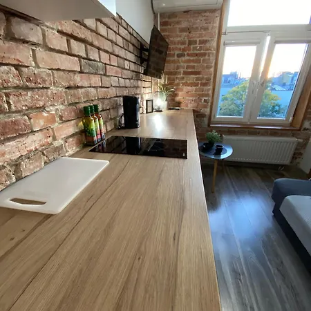 High Five Apartment *