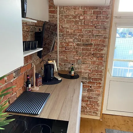 High Five Apartment *