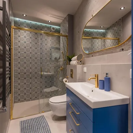 Apartament Lights Mostowa 6 *