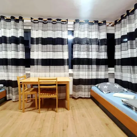 Pokoje 24h Ul. Bagrowa Bed & Breakfast *