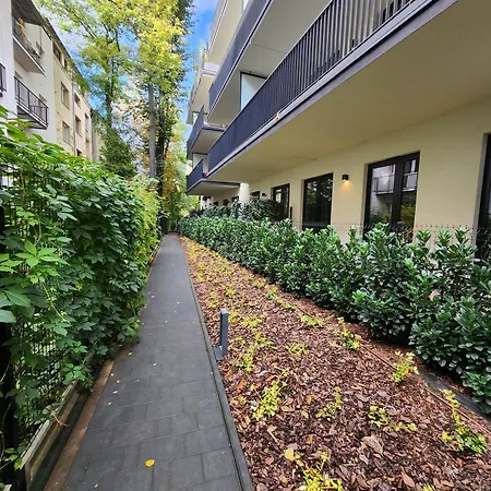 Luxury Vistula Old Town Apartments: Spa, Sauna & Pool Retreat