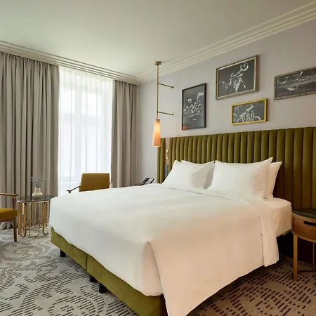 Otel Saski Curio Collection By Hilton 5*