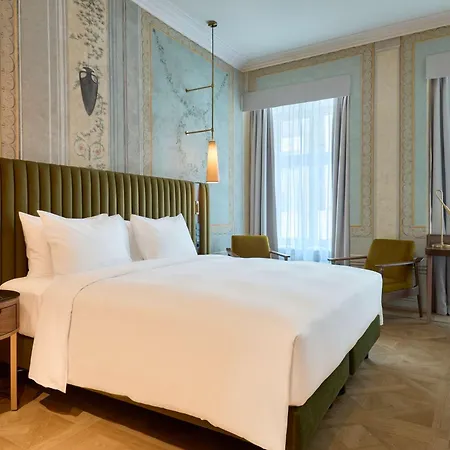 מלון Saski Curio Collection By Hilton 5*