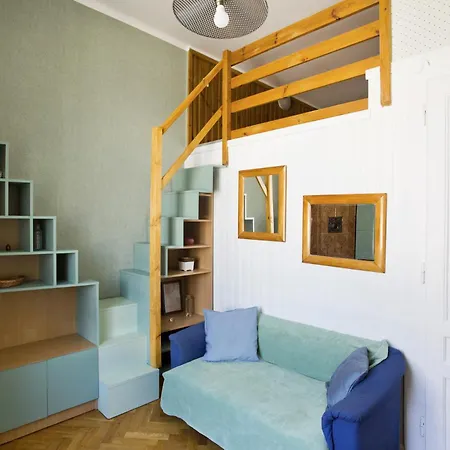 Large Next To Main Station - 85 M2 Apartament