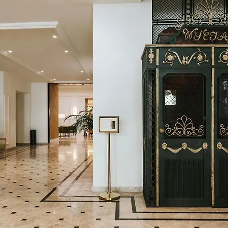 Otel Saski Curio Collection By Hilton 5*