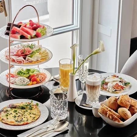 The Crown Center - Handwritten Collection Accor Hotel 4*