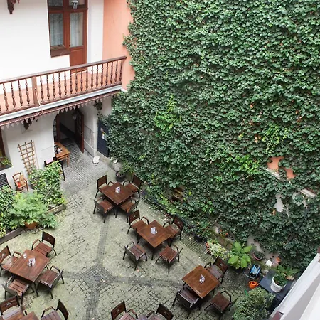 Aparthotel Golebia 8