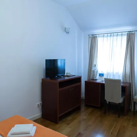 Aparthotel Golebia 8