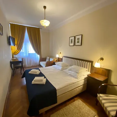Golebia 8 3* Krasków