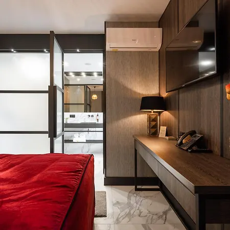 Art Penthouse With Jacuzzi - Center