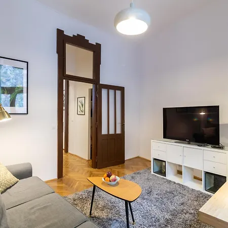 Heart And Soul, Gorgeous Two-bedroom In The Center! Apartament