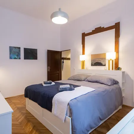 Heart And Soul, Gorgeous Two-bedroom In The Center! *