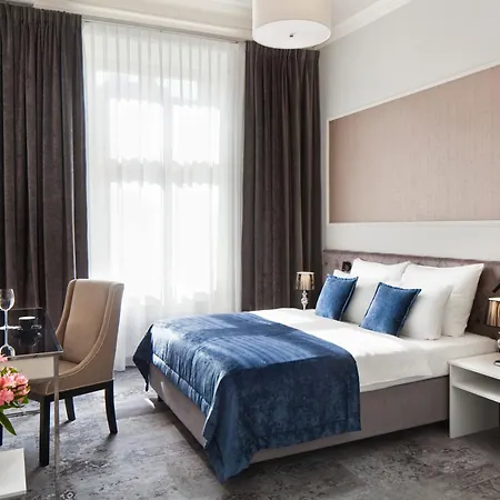 Wyndham Grand Old Town Hotel