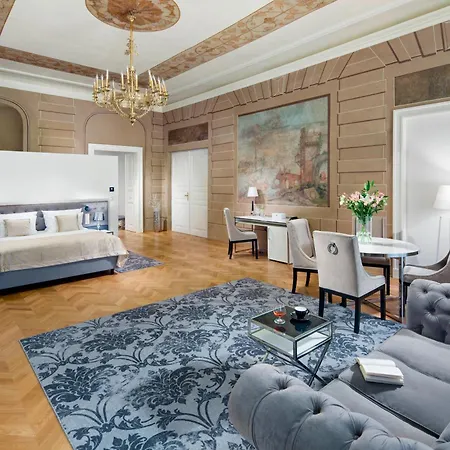 Hotel Wyndham Grand Old Town 5*