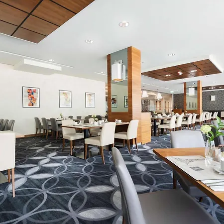 Hotell Doubletree By Hilton & Convention Center Kraków