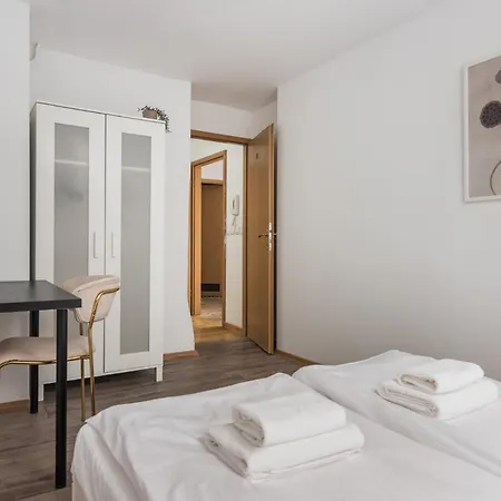 Apartment Old Town Loft - 7 Bedroom - By Upstairs Krakow