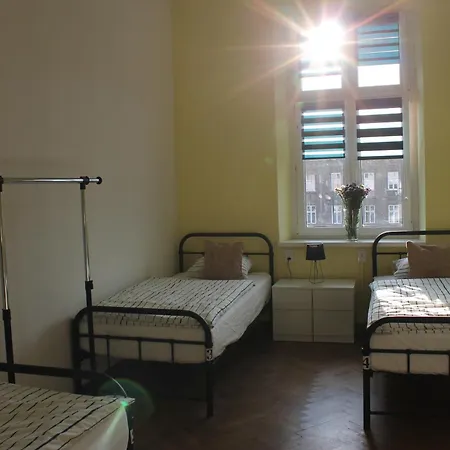 Centrum Sabot Hostel *