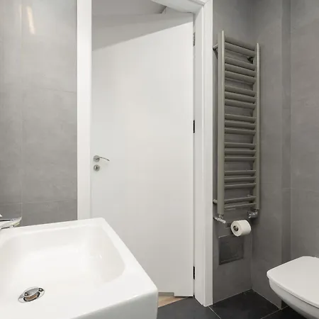 Planty Park Lobzowska By Renters Apartamento Cracovia