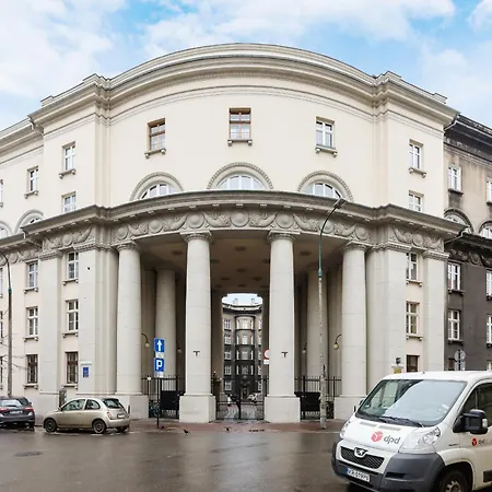 Spacious Retro In The Center Of Cracow By Renters Apartment