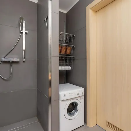Stawowa With Balcony & Parking Cracow By Renters *