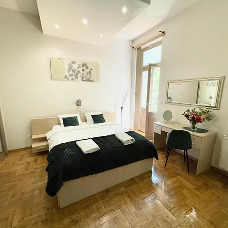 Apartment Marka 8