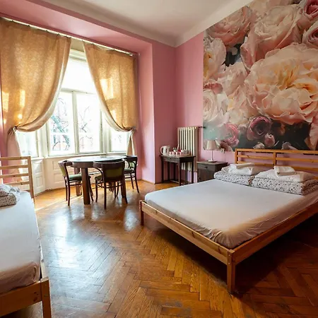 Trzy Kafki Private Hostel *