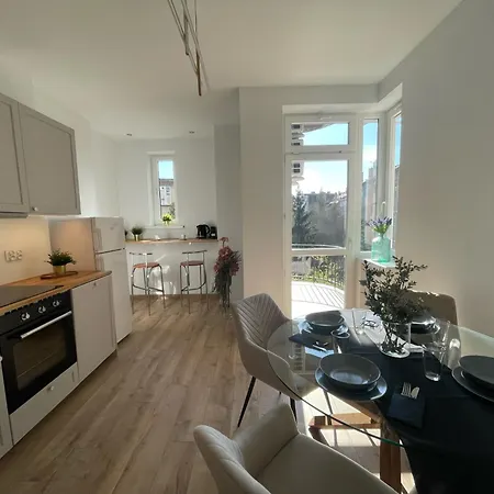 Leo Old Town Apartment *