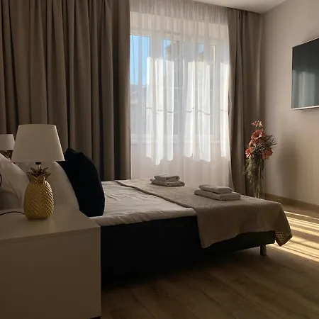 Leo Old Town Apartment