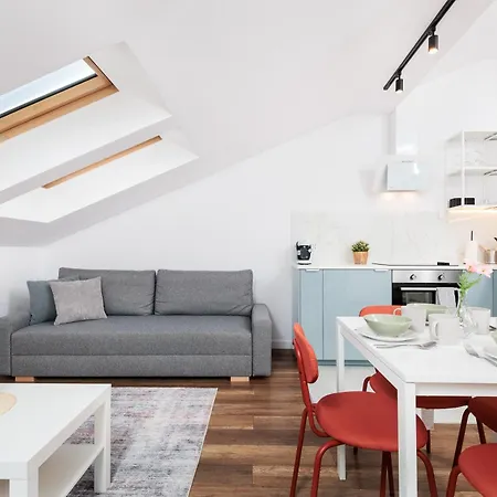 Trailside - By Upstairs Apartment *
