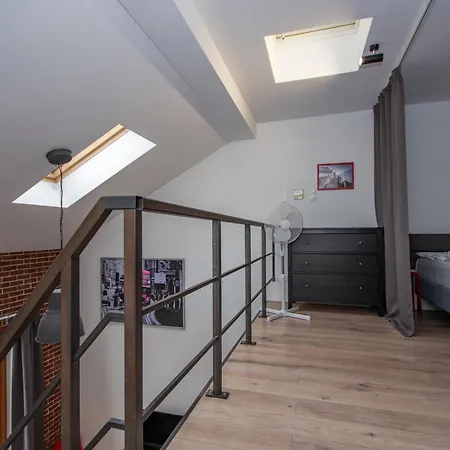 Inpoint Modern Loft - Centre Lazarza St 13 Apartment