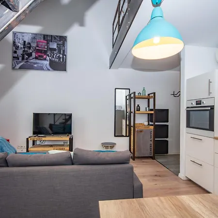 Inpoint Modern Loft - Centre Lazarza St 13 *