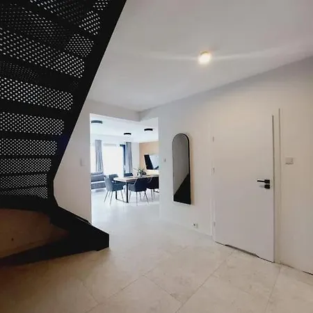 Przestronny Apartament, Ogrodek, Miejsca Postojowe W Garazu * Krakow