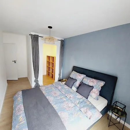 Przestronny Apartament, Ogrodek, Miejsca Postojowe W Garazu Apartment