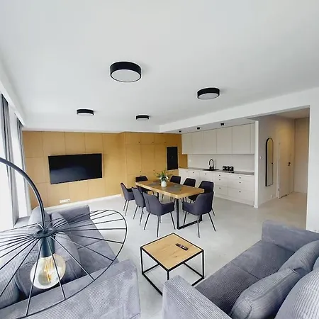 Apartmán Przestronny Apartament, Ogrodek, Miejsca Postojowe W Garazu *