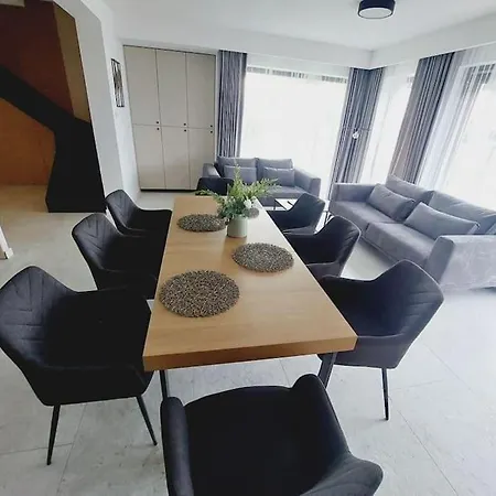 Przestronny Apartament, Ogrodek, Miejsca Postojowe W Garazu *