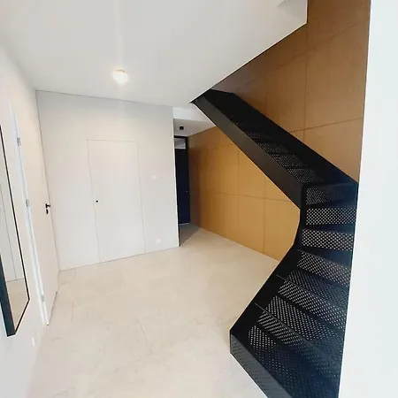 Apartmán Przestronny Apartament, Ogrodek, Miejsca Postojowe W Garazu *