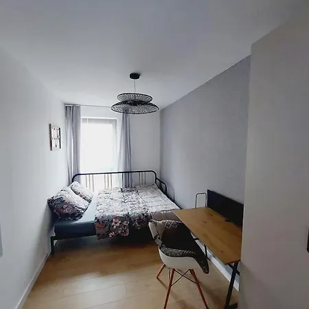 Przestronny Apartament, Ogrodek, Miejsca Postojowe W Garazu * Krakow