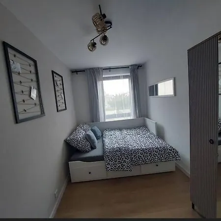 Apartment Przestronny Apartament, Ogrodek, Miejsca Postojowe W Garazu Krakow