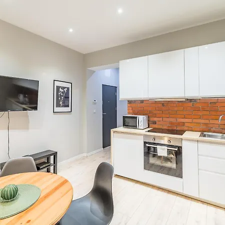 Starowislna - Balcony, Top Location, Tram & Train Nearby - By Rentujemy Apartment Krakow